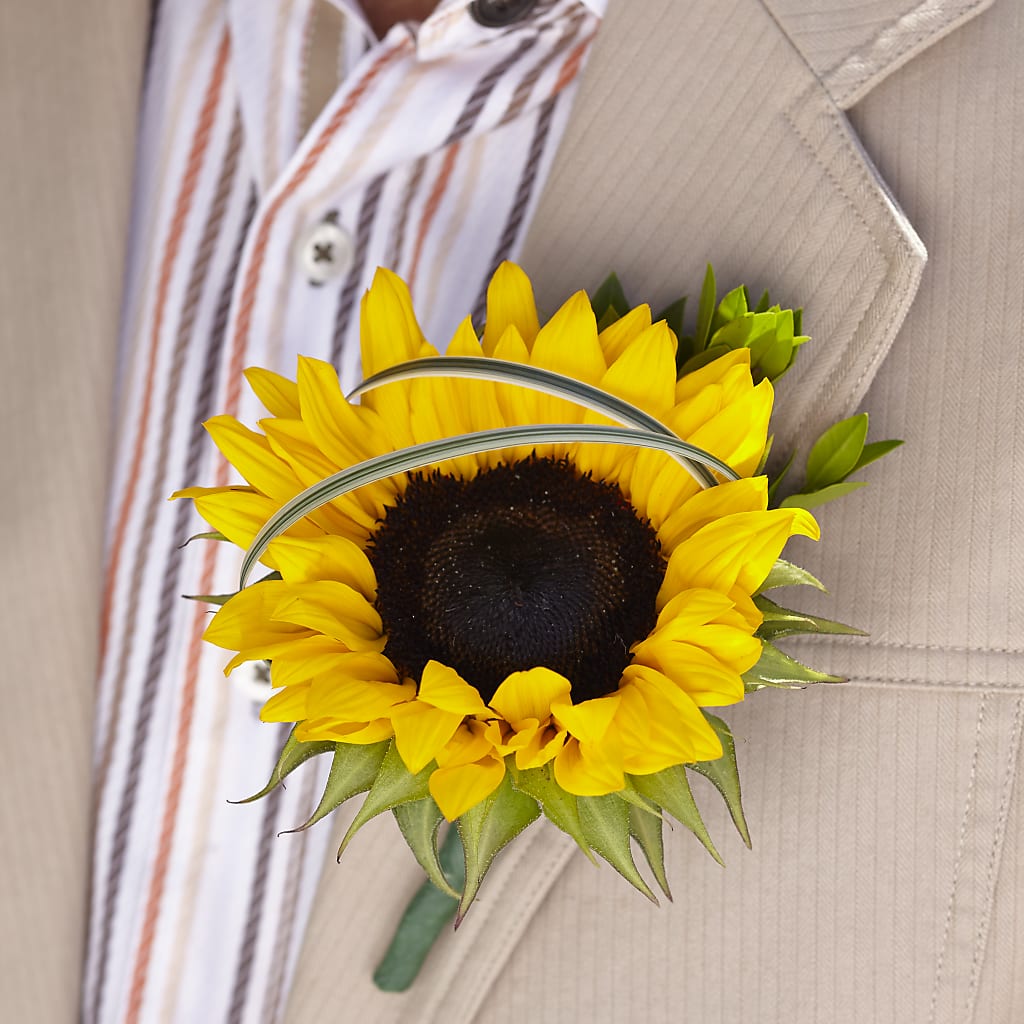 Free Spirit Boutonniere – A La Rose, Rock Hill SC