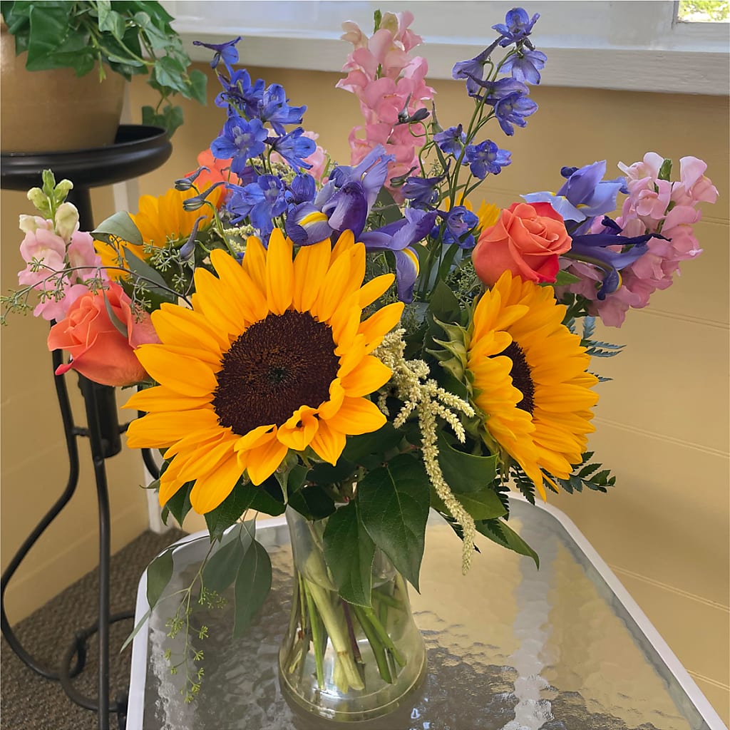 Rays of Life Bouquet –  A La Rose, Rock Hill SC