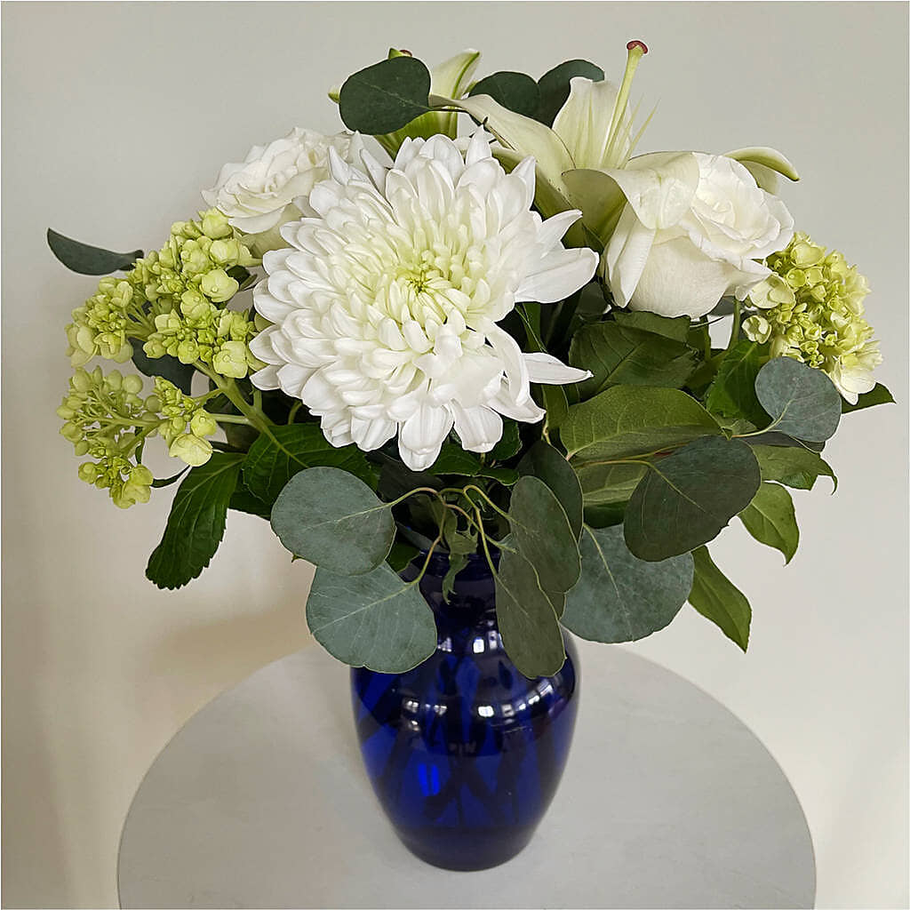 Snowy Dreams Bouquet –  A La Rose, Rock Hill SC